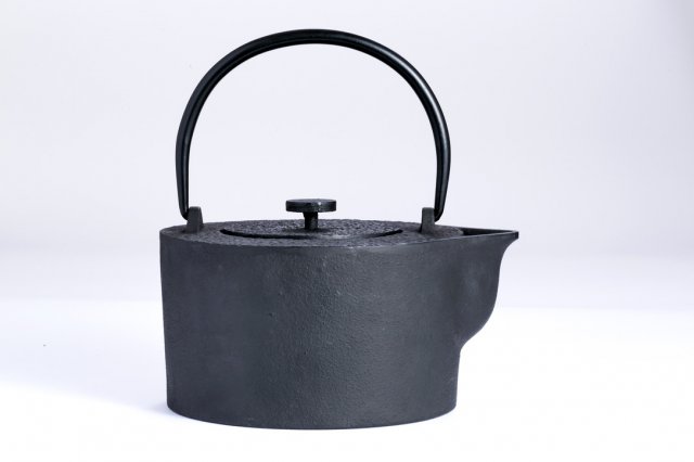 iron kettle-L-HK (南部鉄瓶HK) iwatemo（イワテモ）の商品写真